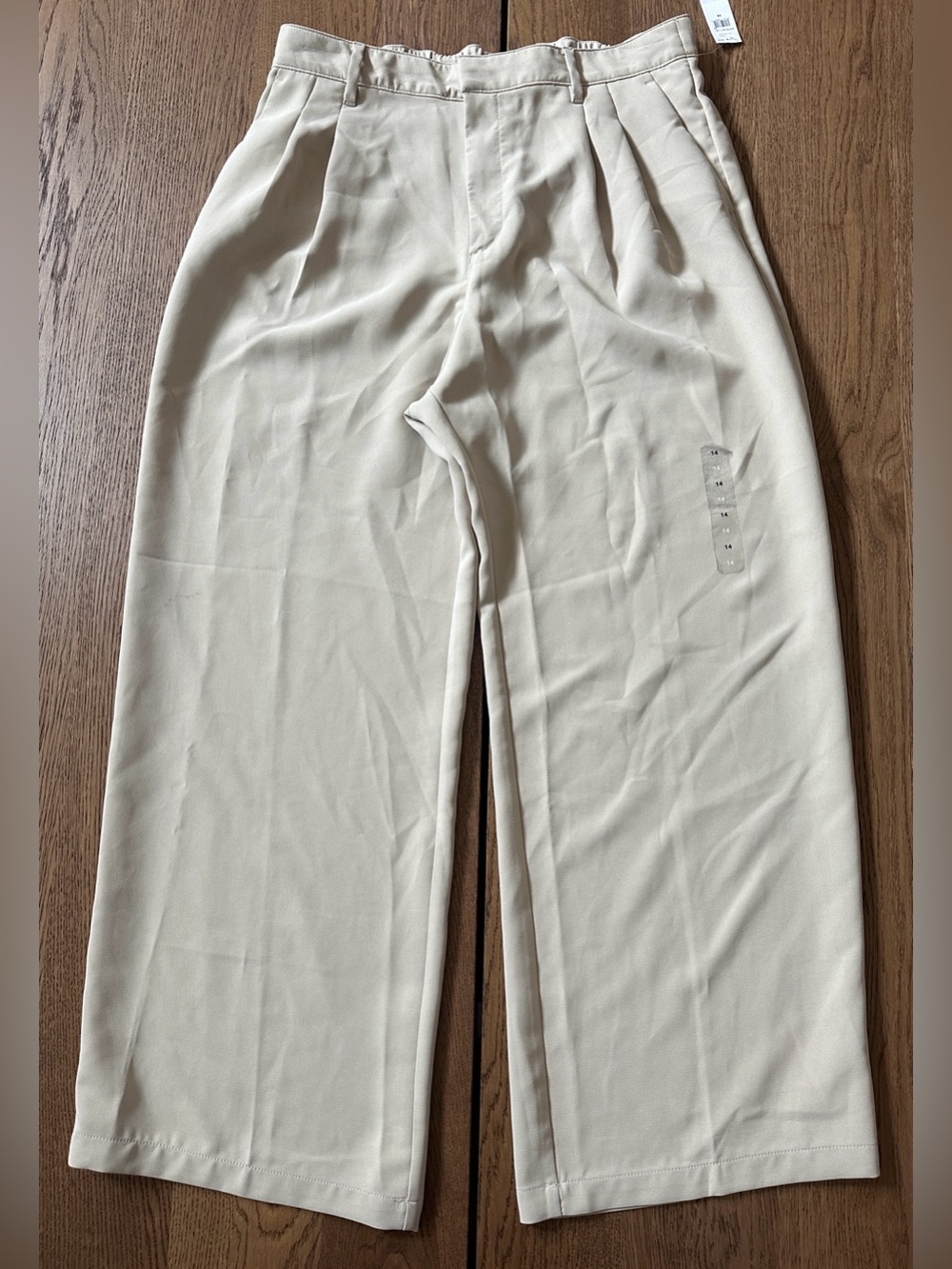 NWT. Women’s GAP High Rise Pleated Trousers size 14